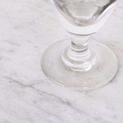 Paire éclectique de verres à absinthe anciens