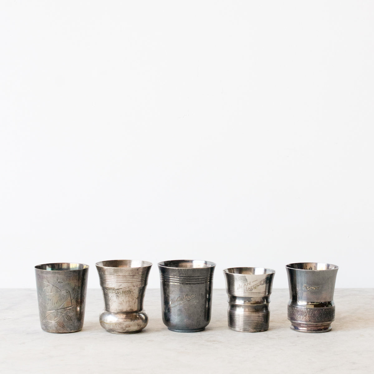 Lot de 5 tasses de baptême gravées