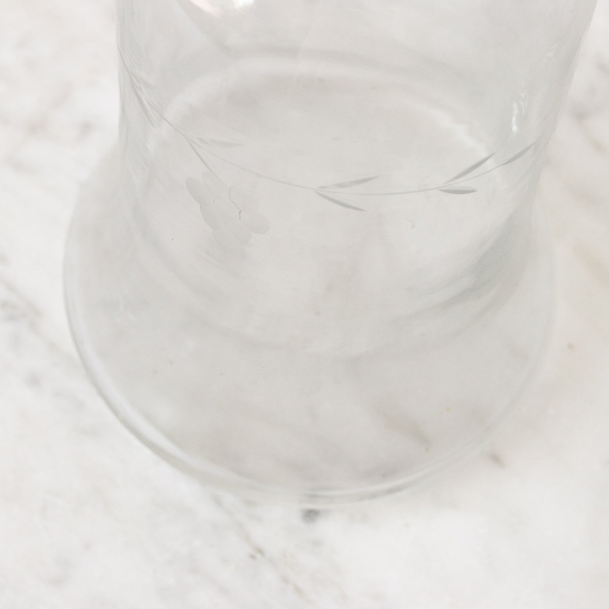 Carafe en forme de cloche avec bouchon