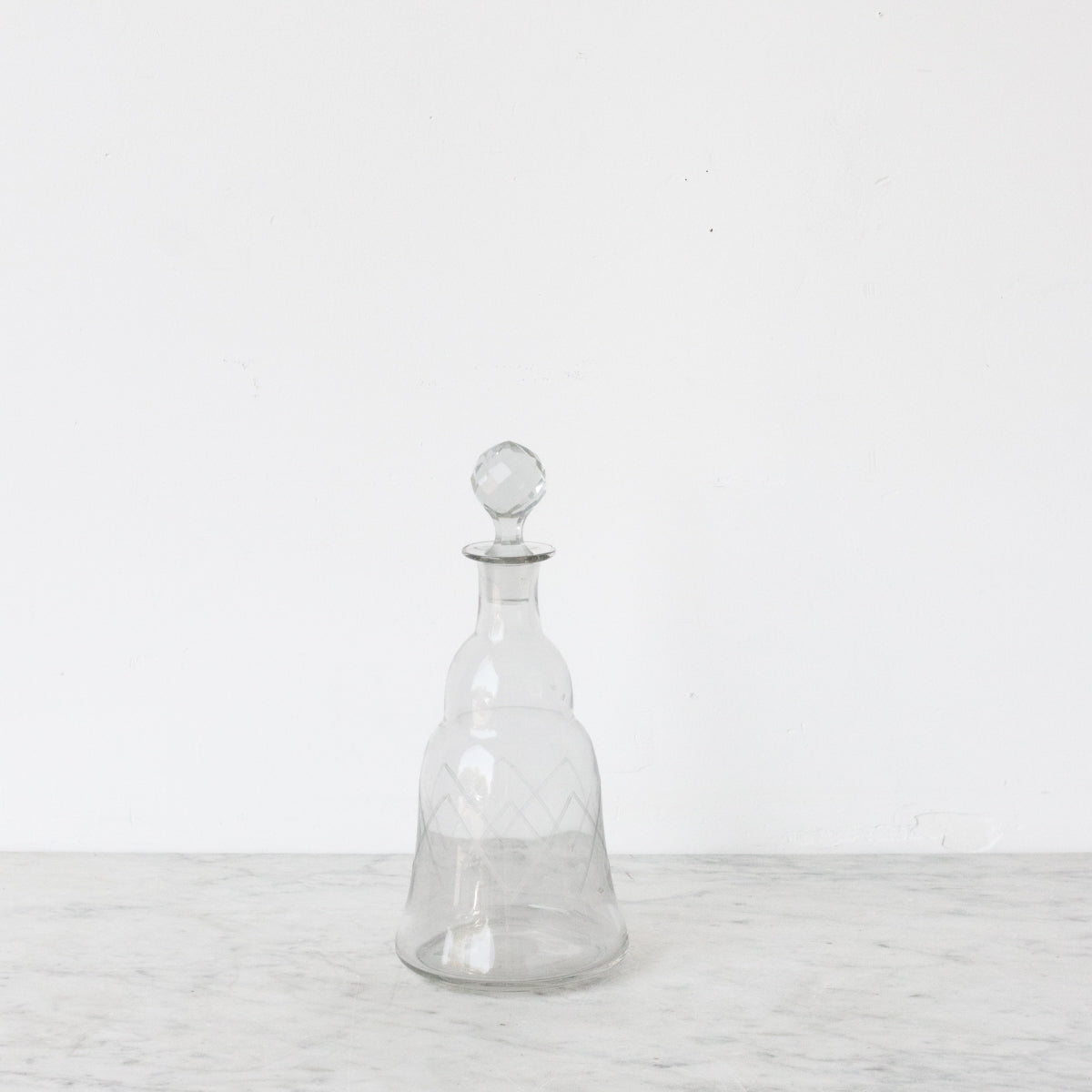Carafe en forme de cloche avec bouchon