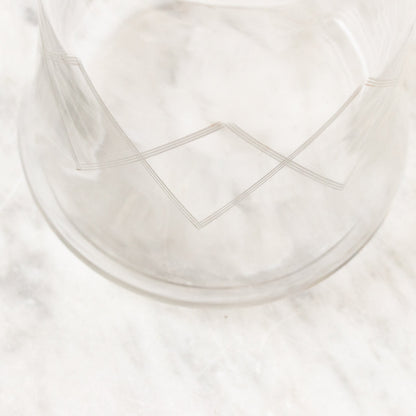 Carafe en forme de cloche avec bouchon