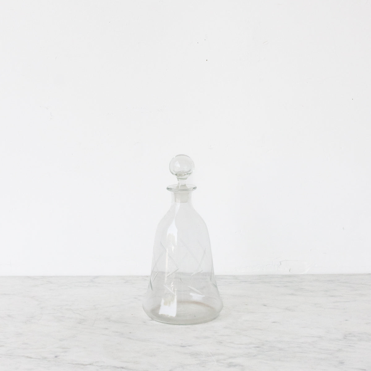Carafe en forme de cloche avec bouchon