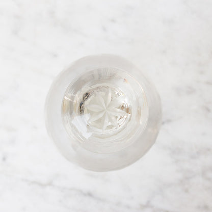 Carafe gravée du milieu du siècle