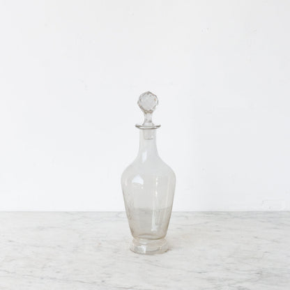 Carafe gravée du milieu du siècle