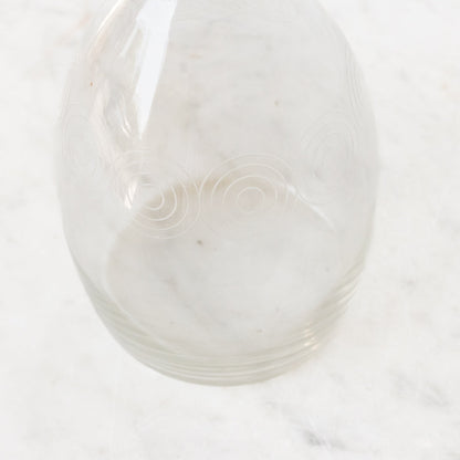 Carafe gravée du milieu du siècle