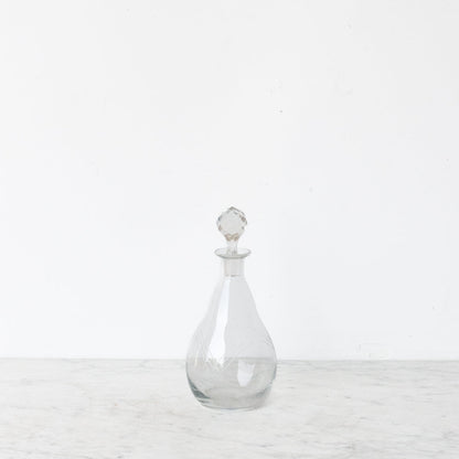 Carafe gravée du milieu du siècle