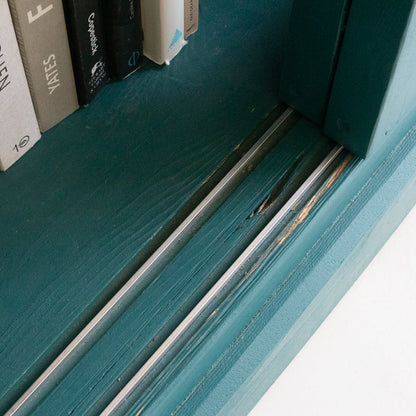 Armoire à portes coulissantes en bois récupéré | Échantillon de sol