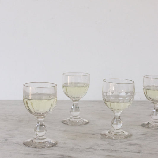 Lot de 6 verres à vin en verre taillé