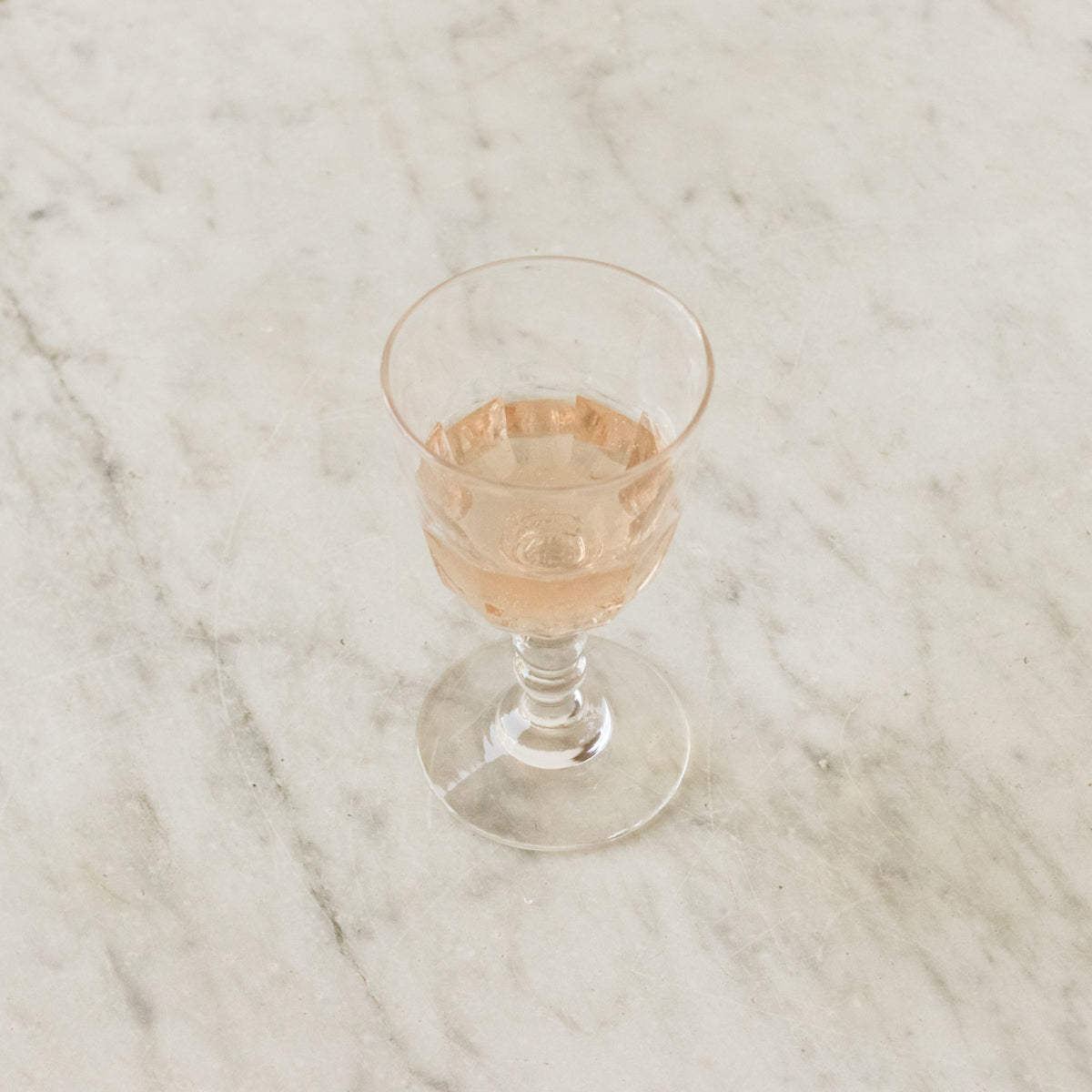 Lot de 6 verres à vin en verre taillé