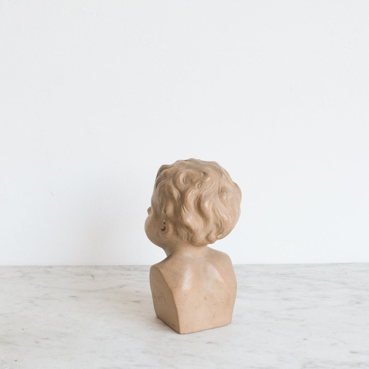 Buste en céramique coulée
