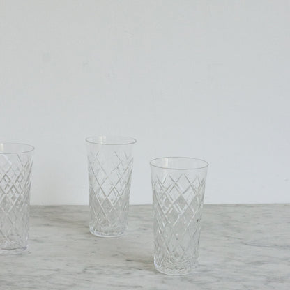 Ensemble de 4 gobelets en cristal taillé