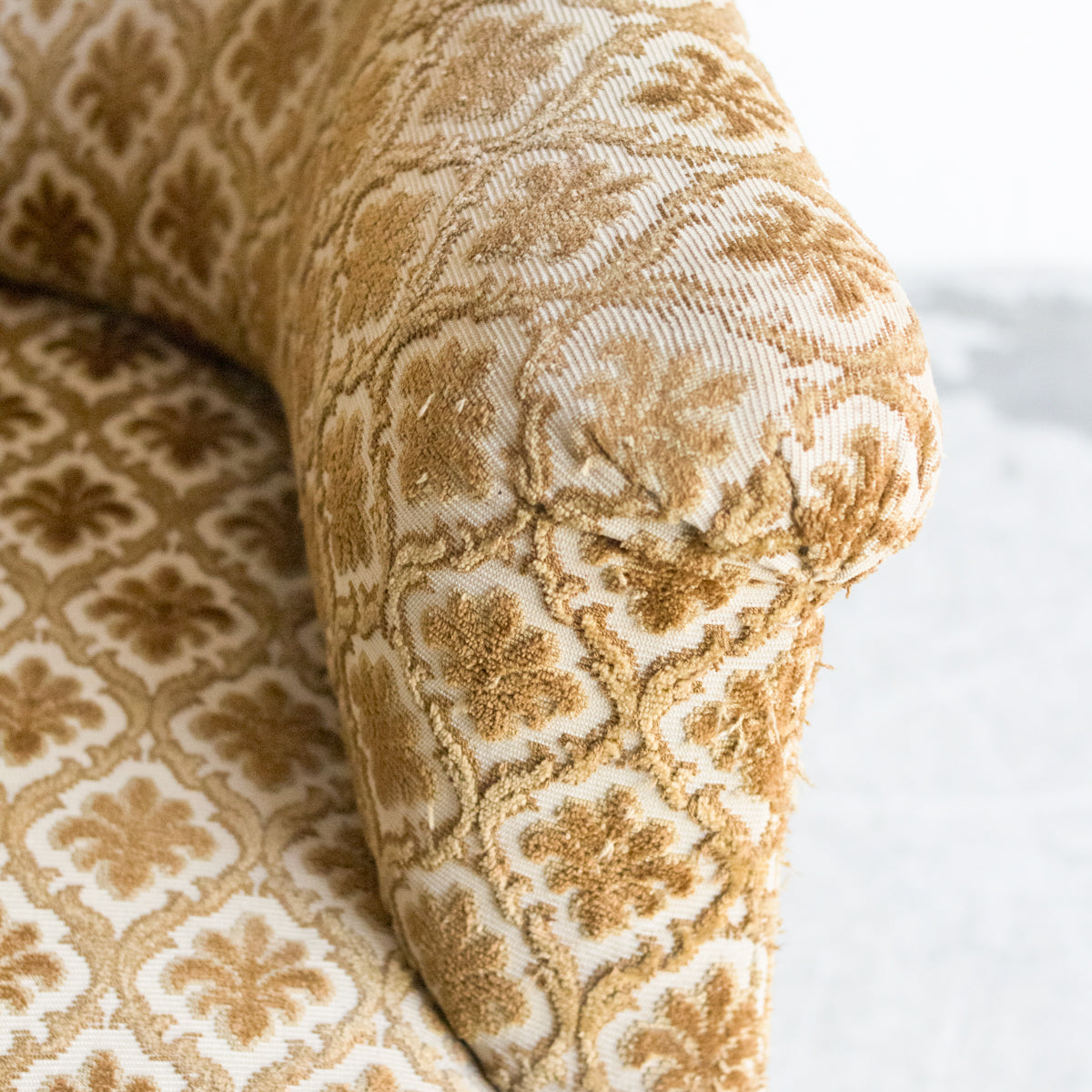 Chaise Crapaud Vintage en Chenille