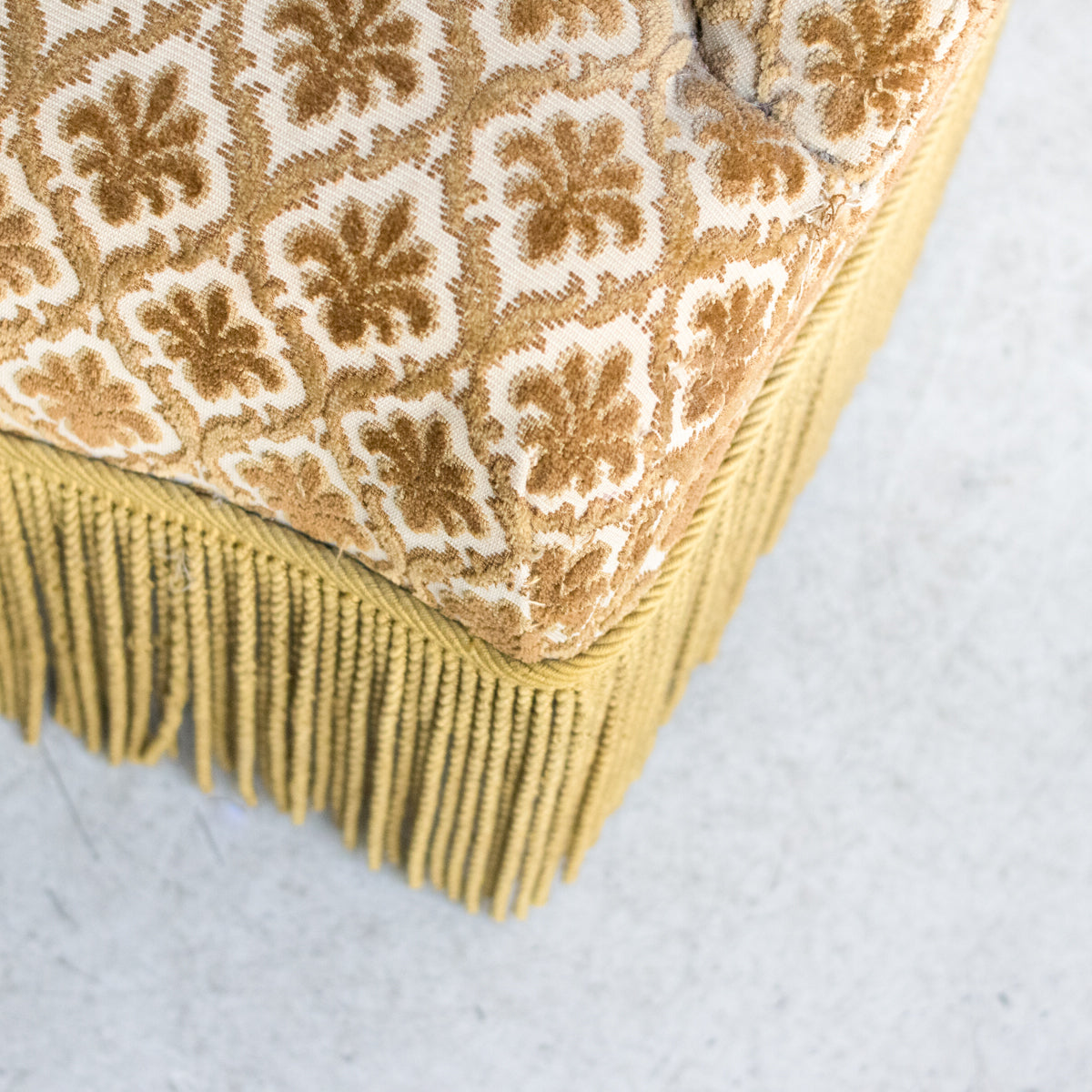 Chaise Crapaud Vintage en Chenille