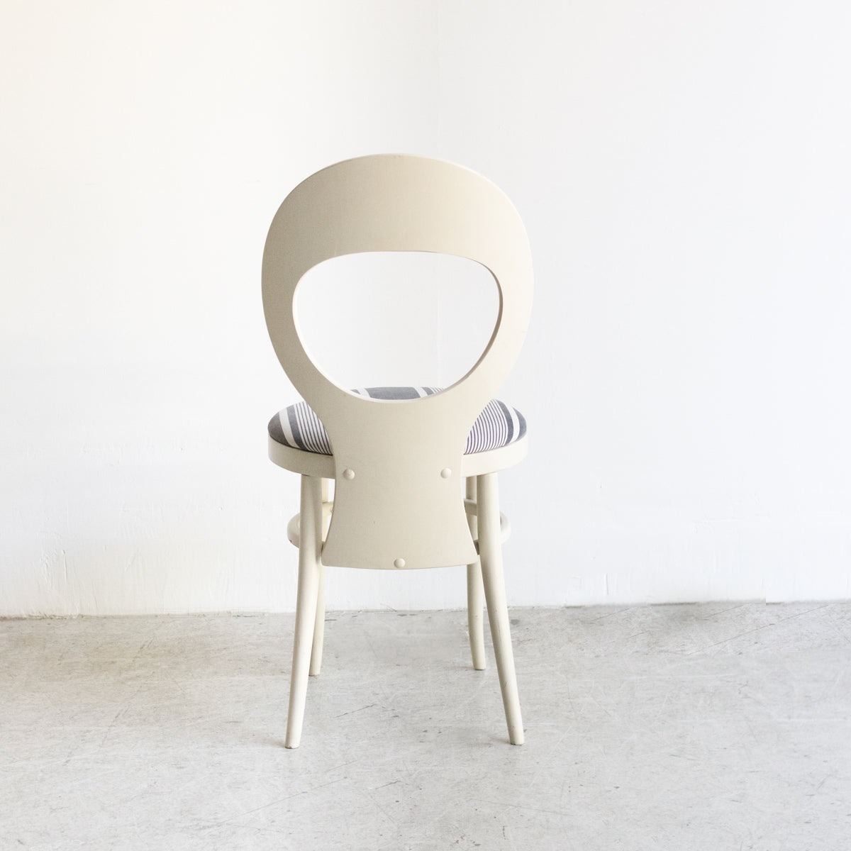Chaise mouette vintage avec assise en coutil