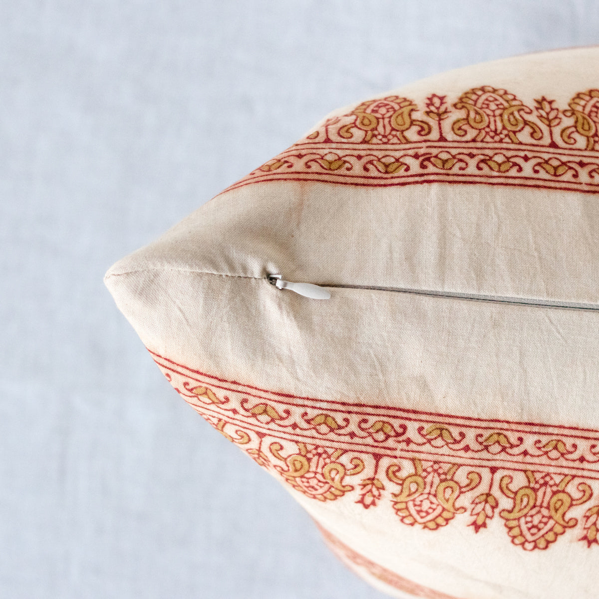 Housse de coussin à imprimé bloc | Evani