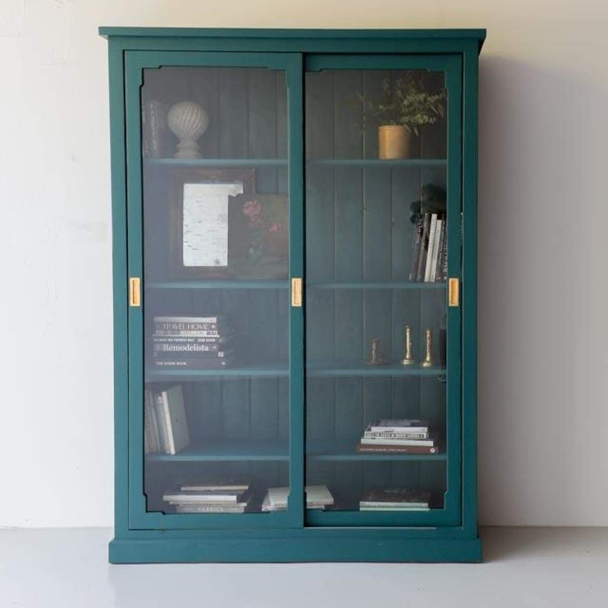 Armoire à portes coulissantes en bois récupéré | Échantillon de sol