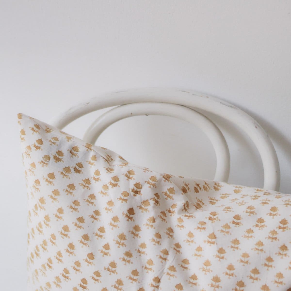Housse de coussin imprimée à la main | Juliette Gold 