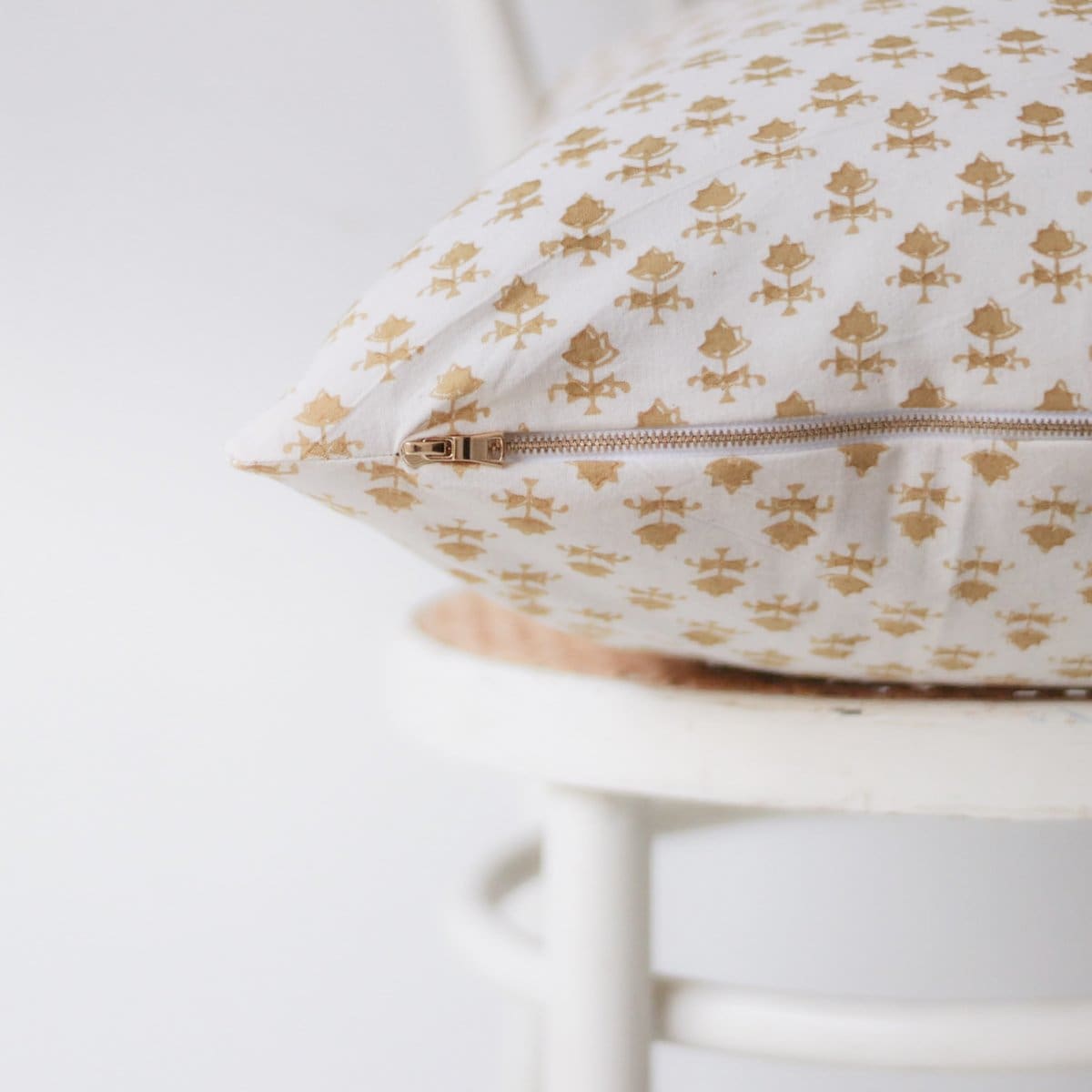 Housse de coussin imprimée à la main | Juliette Gold 
