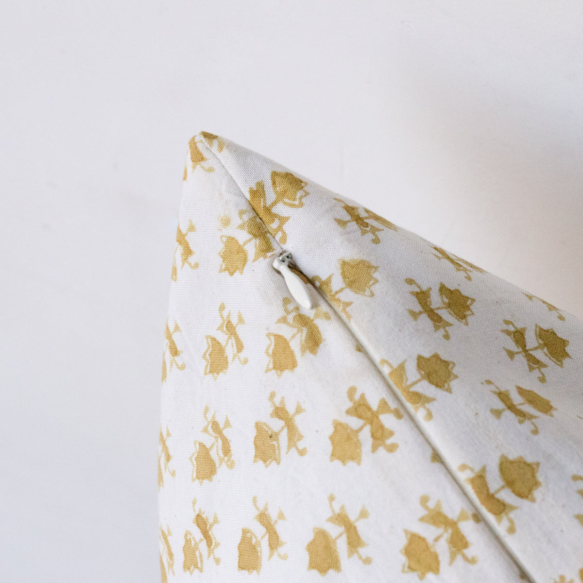 Housse de coussin imprimée à la main | Juliette Gold 