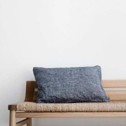 Petit coussin décoratif en lin lavé